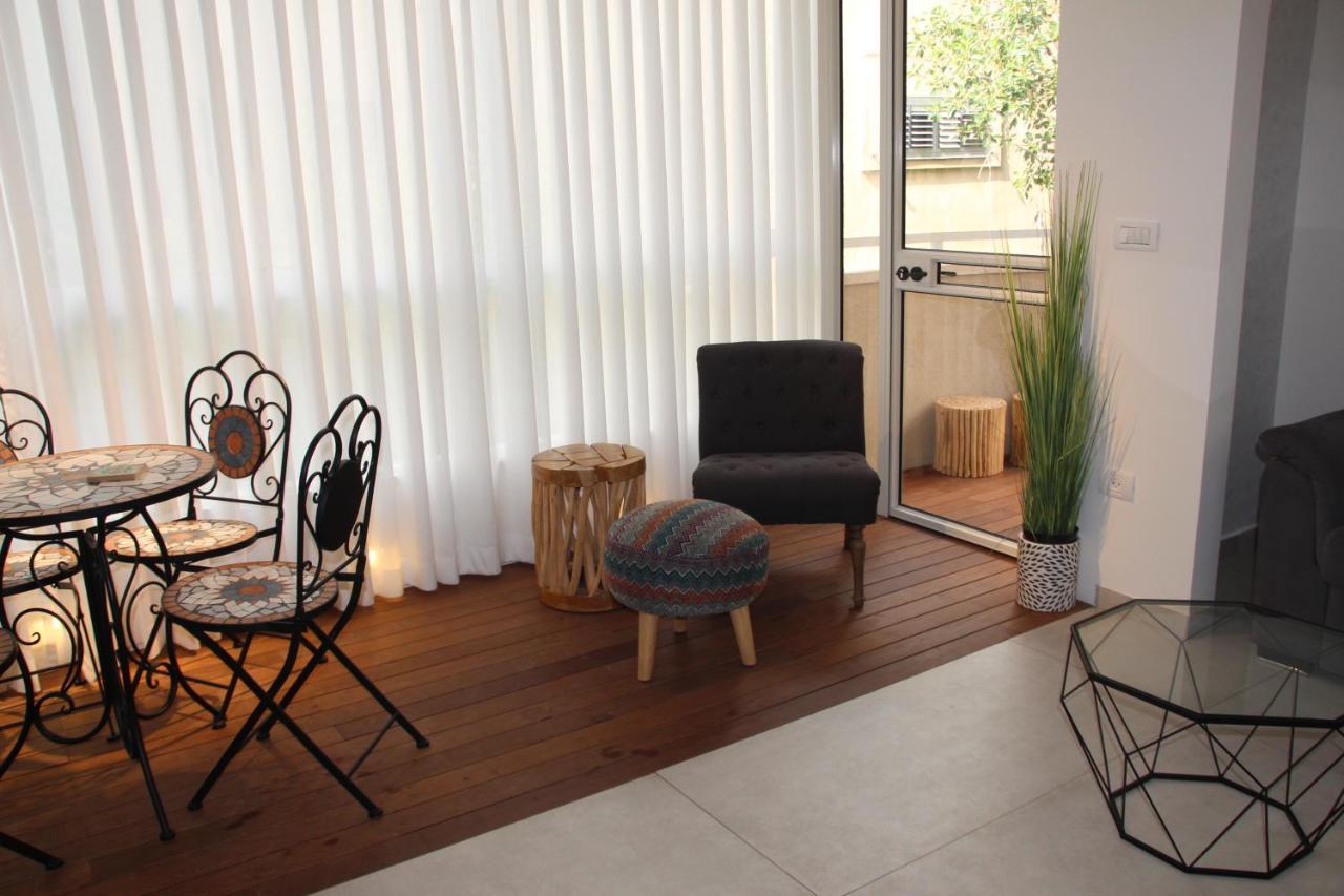 Arianked Palace With Private Parking Tel Aviv Exterior foto